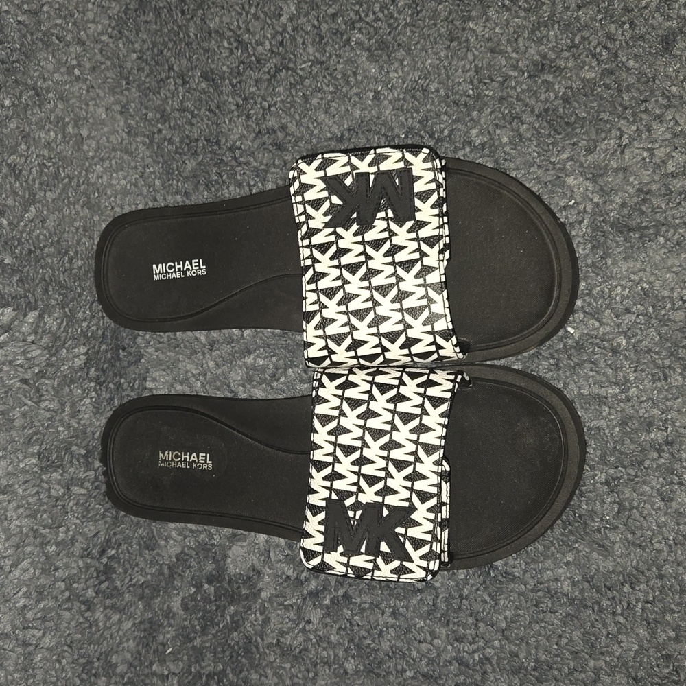 Michael Kors Black/White Logo